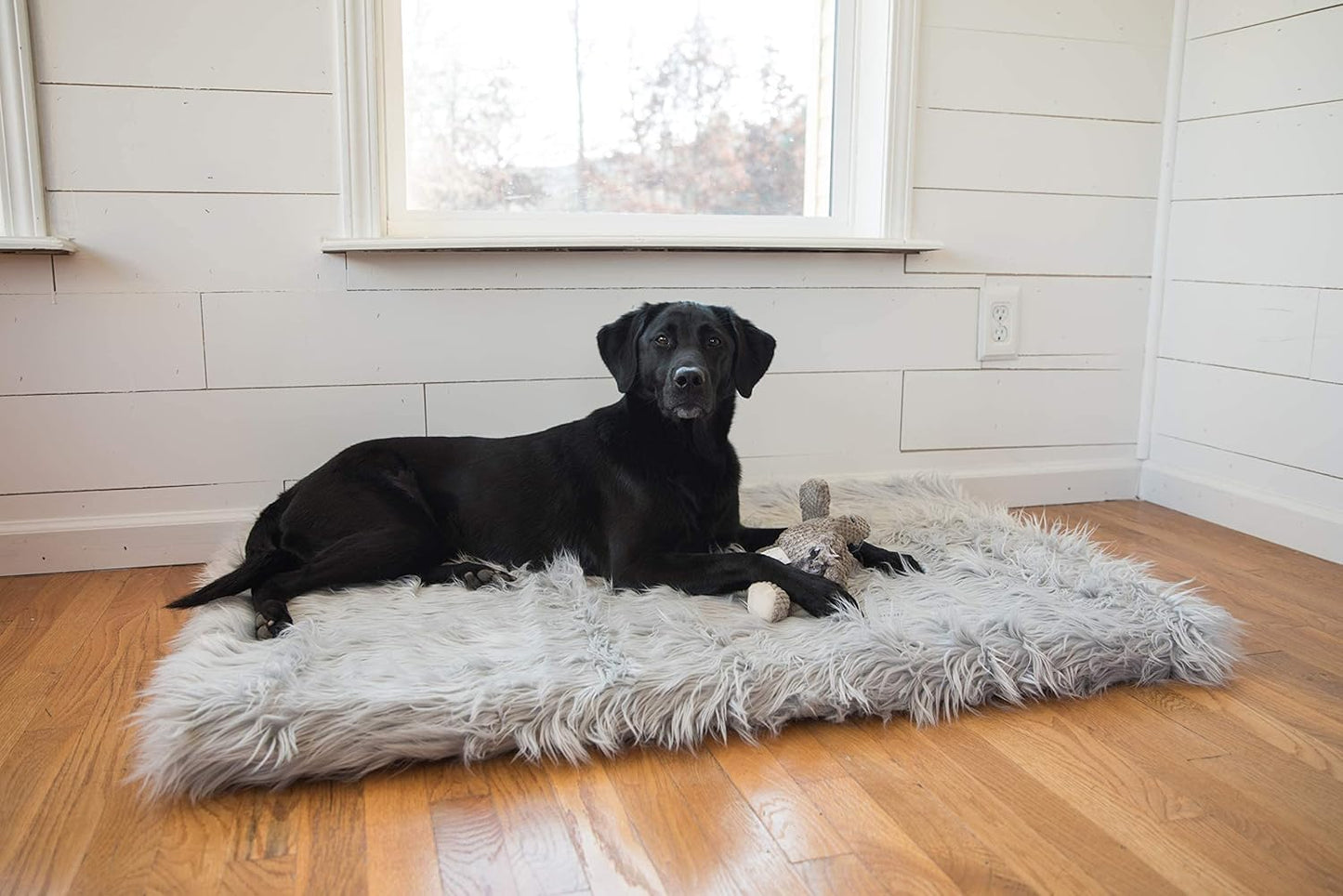 Puprug Faux Fur Memory Foam Orthopedic Dog Bed, Premium Memory Foam Base, Ultra-Soft Faux Fur Cover, Modern and Attractive Design (Large/Extra Large - 50" L X 30" W, Gray Rectangle)